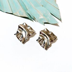 Silver geo stud earrings S133